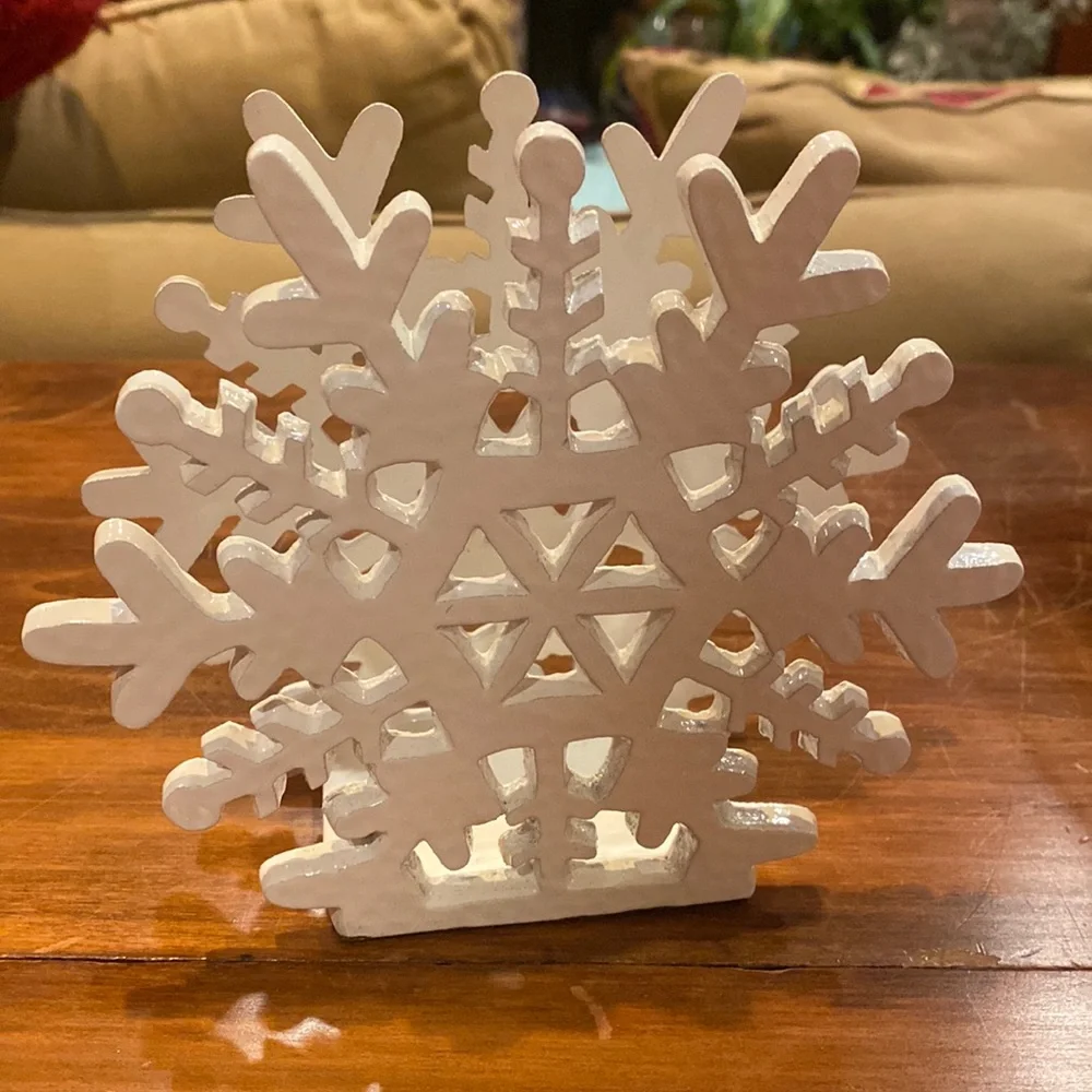 NEW Crate&Barrel White Metal Snowflake Shaped Napkin Holder
